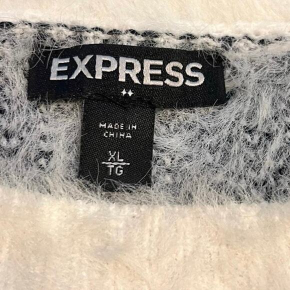 Express Black White Women’s Fuzzy Sweater Size XL Oversized Cozy Soft Oversized - Picture 4 of 5